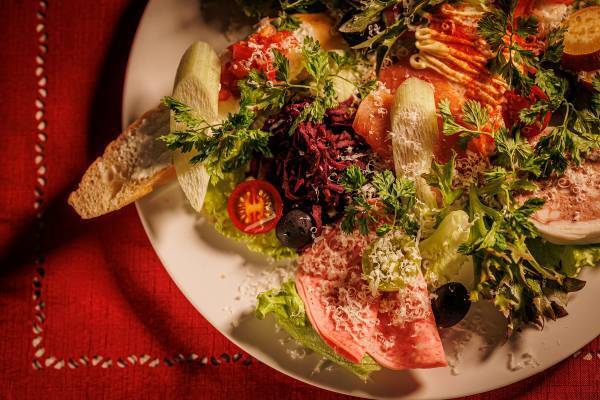 【大阪】無数のイルミネーションと大聖堂を臨む開放的なテラスで楽しむビアガーデン 『Beer Garden~ラターブル ドゥ テラス~』 日程限定で『花火Night』も開催