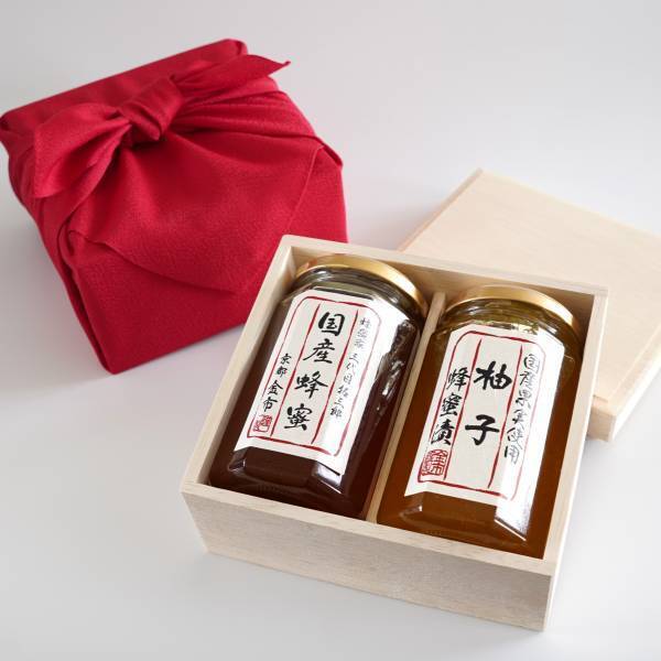 「敬老の日」の特別ギフト登場 長寿の象徴“蜂蜜”と“感謝の気持ち”を おしゃれな風呂敷に包んで届けよう