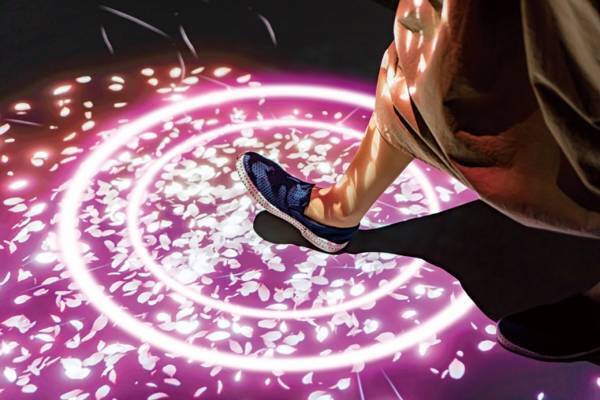 ライトアップイベント「旧芝離宮夜会 by ワントゥーテン 〜ひかりさくら〜」5/25～5/28開催。