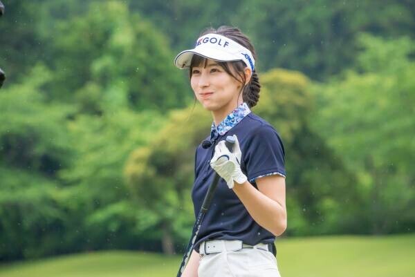 黄色のグローブを身に着け、神田愛花1年振りに再戦！「ゴルフ女子 ヒロインバトル」6月5日（日）夕方6時30分 BS12で放送！