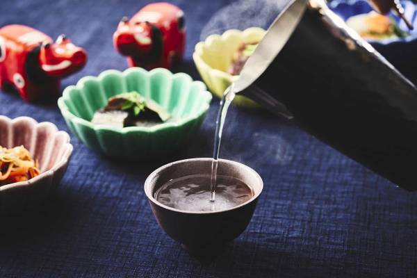 【磐梯山温泉ホテル】雪を使って造られた酒場が登場！「雪ん中酒場」がオープン～熱燗名人がご用意する熱燗と会津のおつまみを提供～｜期間：2023年1月28日～2月28日