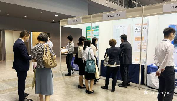 第74回日本産科婦人科学会学術講演会で企業展示に参加し、医療機関専売品のM.D.（メディティブ）と、エルトラストVA、インクリアを紹介いたしました。