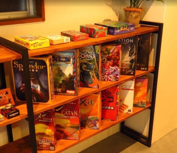 JR新橋駅から徒歩5分！TCGとボードゲームで遊べる 『Fellows GAME CAFE&BAL』は自然と仲間ができる、遊んで飲める大人の憩い場！情報をFindグルメで公開