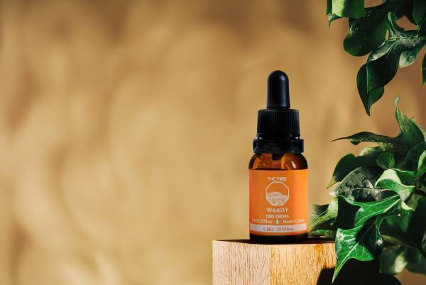 天然由来の”アイソレートCBD オイル”『WeeDY CBD DROPS 11m（5％）（10％）』6月17日より発売開始！