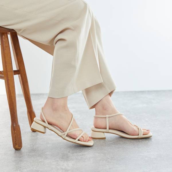 2022サンダル新作発売！今年は透け感を意識！