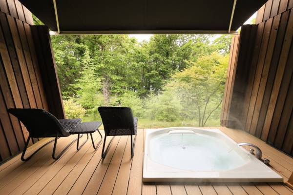 【株式会社リロバケーションズ】重油・CO2排出量削減への取り組み 温泉旅館でのヒートポンプ設備の導入及び再生エネルギーの採用を開始