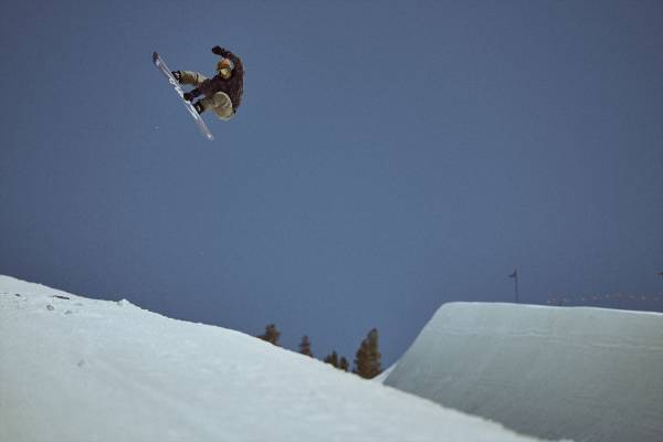 LA発スノーボードウェアトップブランド『６８６(シックスエイトシックス)』の2022-2023WINTER商材が入荷！ 公式オンラインストアでは初登場！