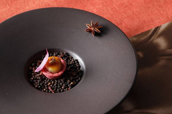 食欲の秋到来！芋・栗・南瓜などの秋の味覚を使用した、アーティスティックなフレンチコース登場！ 『アーティスティックフレンチ～taste of fall～』 期間限定販売