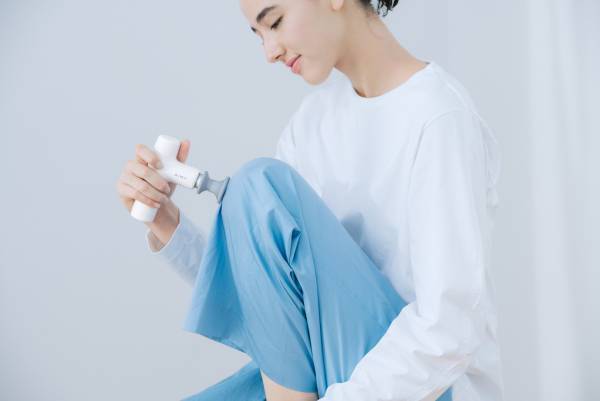 ココロとカラダを見つめる家電ブランド、AiMY（エイミー）より超軽量「エイミー コンパクトビューティーガン」を発売