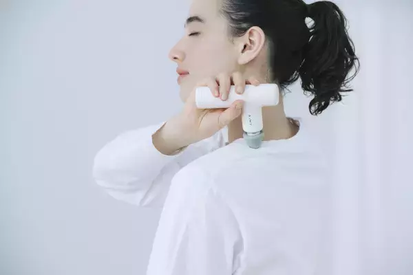 ココロとカラダを見つめる家電ブランド、AiMY（エイミー）より超軽量「エイミー コンパクトビューティーガン」を発売