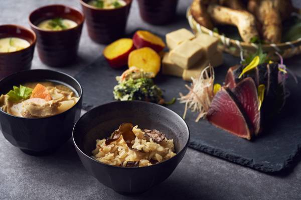 秋の夜風が心地よいテラスで楽しめる「秋の味覚と ワイン＆スイーツブッフェ」10/1より販売開始！