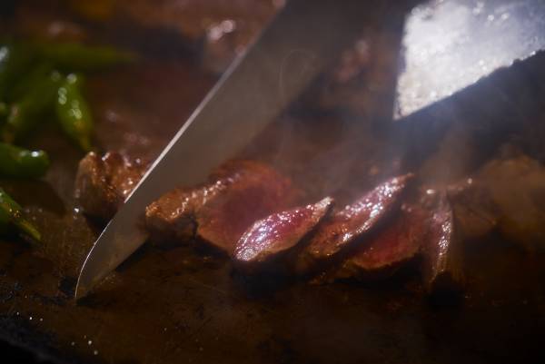 秋の夜風が心地よいテラスで楽しめる「秋の味覚と ワイン＆スイーツブッフェ」10/1より販売開始！