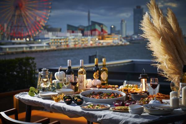秋の夜風が心地よいテラスで楽しめる「秋の味覚と ワイン＆スイーツブッフェ」10/1より販売開始！