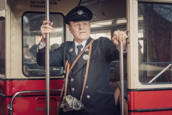 オスカー女優 ヘレン・ハントら出演、英BBCの傑作戦争ドラマ  日本初放送 『World on Fire』 毎週金曜よる9時～11月18日スタート！BS12 トゥエルビ