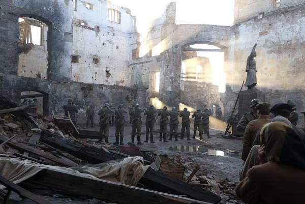 オスカー女優 ヘレン・ハントら出演、英BBCの傑作戦争ドラマ  日本初放送 『World on Fire』 毎週金曜よる9時～11月18日スタート！BS12 トゥエルビ