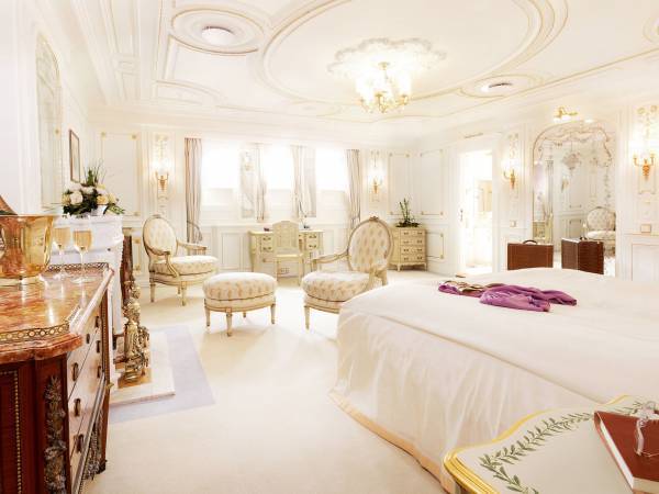 本物の帆船のクルーズ船【シークラウド】のクルーズをコース限定半額でご提供