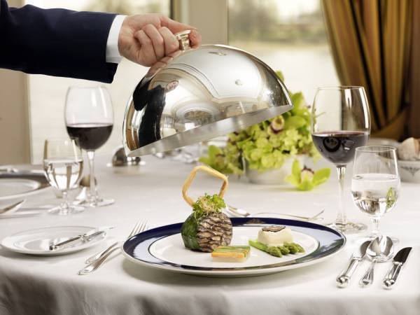 本物の帆船のクルーズ船【シークラウド】のクルーズをコース限定半額でご提供