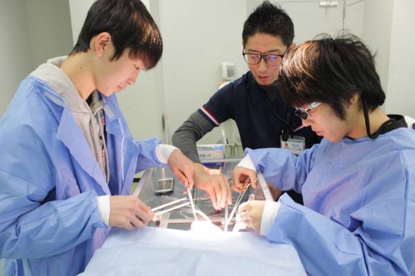 【森ノ宮医療大学】最先端医療を体験！「中学生サマーセミナー」を開催―臨床検査・臨床工学・診療放射線―