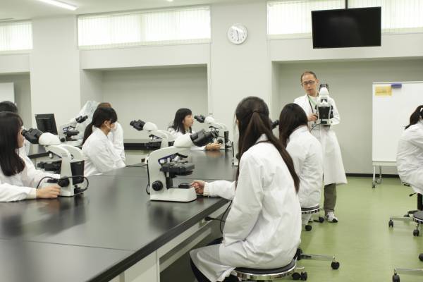 【森ノ宮医療大学】最先端医療を体験！「中学生サマーセミナー」を開催―臨床検査・臨床工学・診療放射線―