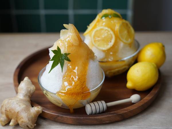 8種類の蜂蜜がたっぷりかけ放題！　爽やか＆刺激的な自家製蜂蜜漬けのかき氷が今年も登場