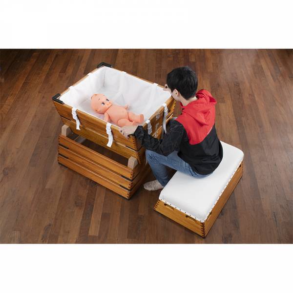 ベビーベッドに変身する新しいとび箱「トランスフォームとび箱 NESTBOX」が防災グッズ大賞アイデア賞受賞！