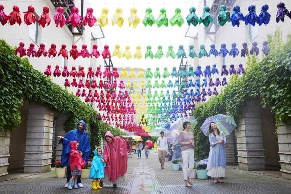 【リゾナーレ八ヶ岳】ピーマン通りに1,500個の親子ふれふれ坊主が登場！雨を楽しむイベント「八ヶ岳ふれふれスカイ」開催｜期間：2022年6月1日～7月10日