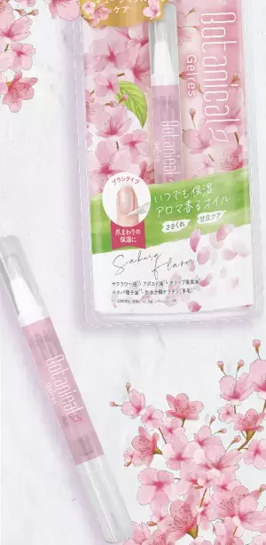 春が待ち遠しい、春の代名詞サクラが香るネイルオイル。「ジェリスアロマキューティクルペン〈サクラ〉」12月20日発売