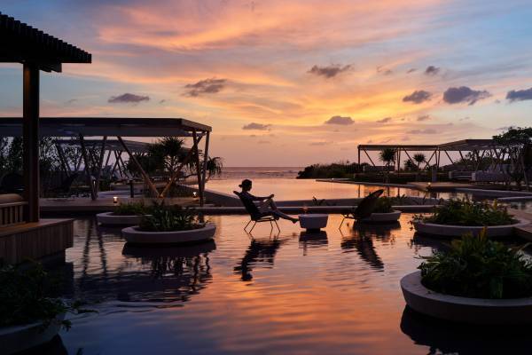 【星野リゾート】星野リゾートの秘められた物語を綴る書籍 「麗し日本旅、再発見！星野リゾート10の物語」を各施設で販売中！