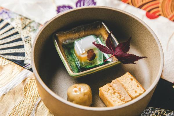 【ダーワ・悠洛 京都】 和と洋が織りなす美食の饗宴 1803年創業の京菓子司  亀屋良長コラボレーションアフタヌーンティー発売