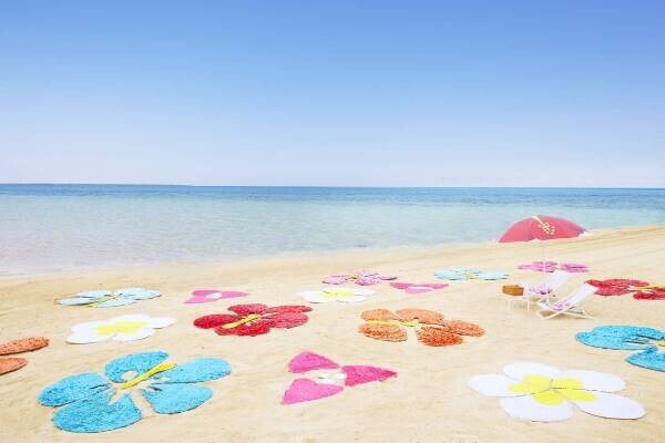 【リゾナーレ小浜島】白砂のビーチでお花見を楽しめるイベント「ビーチの花咲くリゾナーレ」開催｜期間：2022年4月1日～5月8日