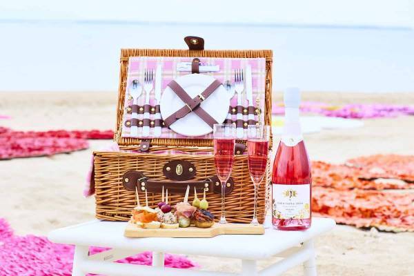 【リゾナーレ小浜島】白砂のビーチでお花見を楽しめるイベント「ビーチの花咲くリゾナーレ」開催｜期間：2022年4月1日～5月8日