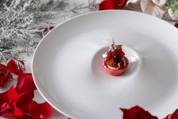 冬に美味しい食材を使用した、繊細で色鮮やかな料理長自慢のフレンチコース 『アーティスティックフレンチ～STRINGS CHRISTMAS ADVENT～ 』 期間限定販売