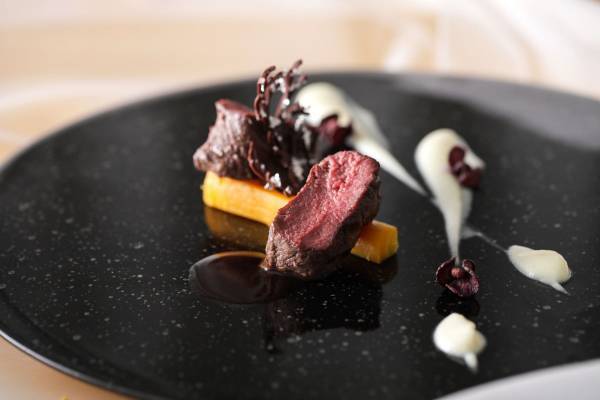 冬に美味しい食材を使用した、繊細で色鮮やかな料理長自慢のフレンチコース 『アーティスティックフレンチ～STRINGS CHRISTMAS ADVENT～ 』 期間限定販売