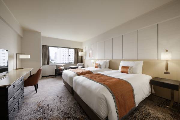 プールに入りながらディズニー映画を楽しめるナイトプール野外映画イベントの開催が決定