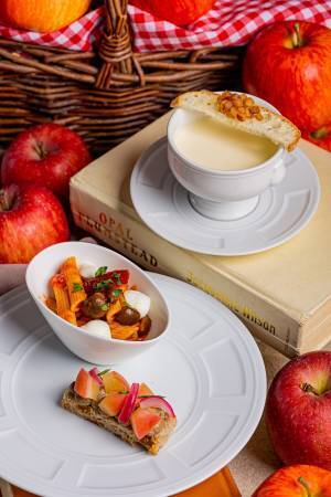 【大阪・心斎橋】‟テディベア”と‟りんご”がテーマの秋スイーツ 『クラシカルレディーのオータムアフタヌーンティー』 期間限定販売