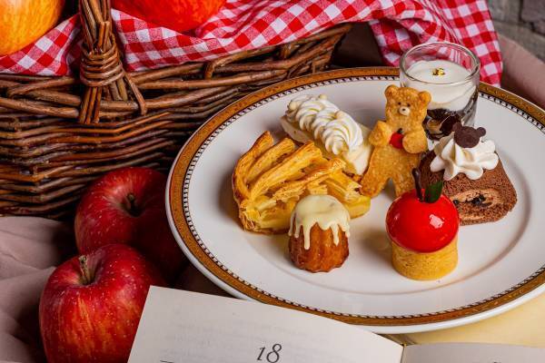【大阪・心斎橋】‟テディベア”と‟りんご”がテーマの秋スイーツ 『クラシカルレディーのオータムアフタヌーンティー』 期間限定販売