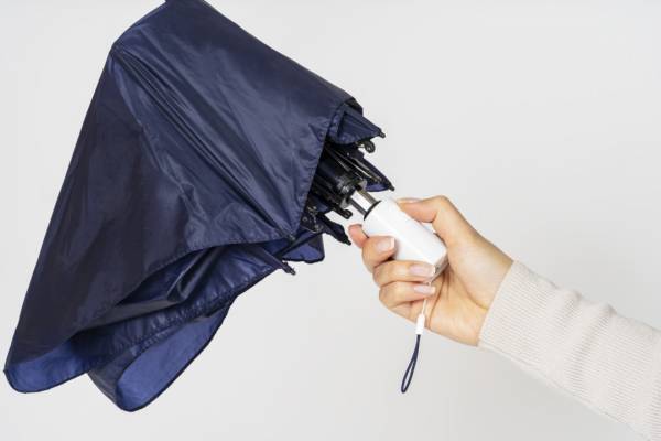【TVで紹介されました！】重さなんと65gのマジカルテック！重さを感じさせない魔法のように軽い折りたたみ傘が登場-MOONBAT-
