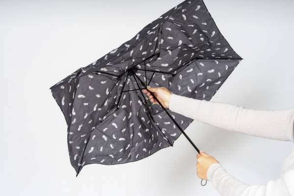 【TVで紹介されました！】重さなんと65gのマジカルテック！重さを感じさせない魔法のように軽い折りたたみ傘が登場-MOONBAT-