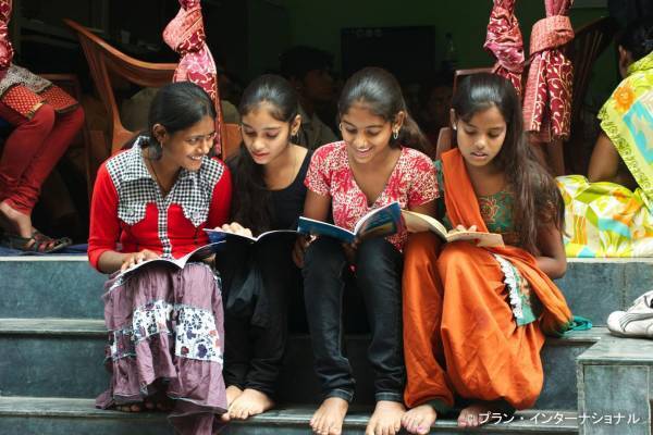 3月8日はミモザの日。Sheepeace公式オンラインストアにて 「幸せの黄色いナプキンとポーチの限定セット」を展開。