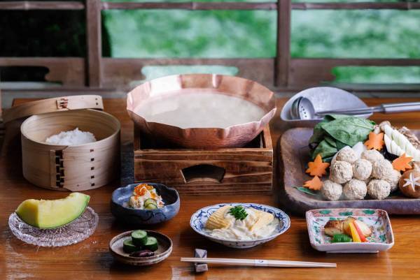 【星のや京都】冬の静かな奥嵐山でゆったりと過ごす「山眠る冬ごもり滞在」開催 ～練香づくりや貸し切り屋形舟で一服のお茶を楽しむ～｜期間：2022年12月15日～2023年3月10日