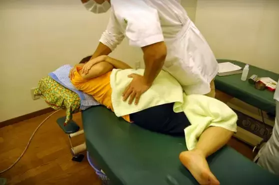 武蔵新城駅から徒歩1分の川崎市中原区にある鍼灸整体治療院！自律神経を整え不眠や逆流性食道炎及び過敏性腸症候群などの慢性的な不調やストレスがでにくい身体づくりや悩みをサポートする『よしだ鍼灸整骨院・整体院』の情報をFindサービスで公開