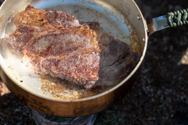 販売数2000個突破！！優れた熱伝導性で素早く加熱、2mm厚のアルミ採用でハードに使える新商品フライパン「HD. ALU Pan」