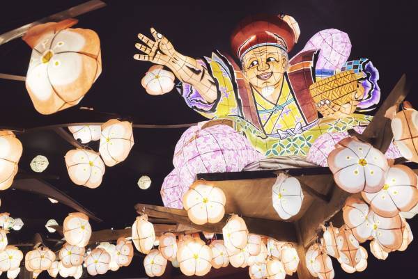 【青森屋】青森の春の訪れを祝うイベント「たんげ花咲かまつり」を開催 ～イベントシンボルとして「ねぶた花咲かじいさん」が登場～｜期間：2022年4月1日～5月31日