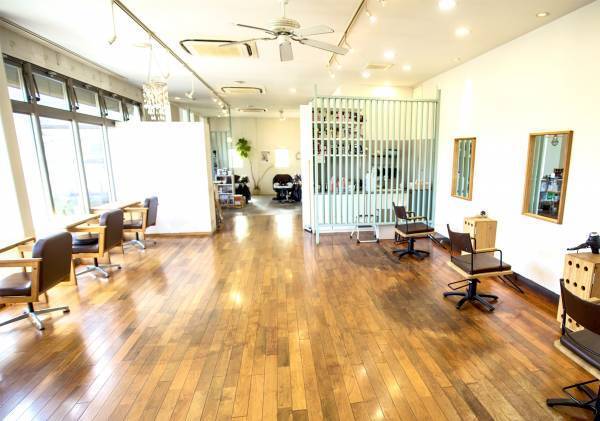 赤池駅から徒歩14分『Seasonal-Lab』はヘアサロン&カフェ&アパレルを1つの空間で提案する新感覚スポット！駅近ドットコムで情報を公開中