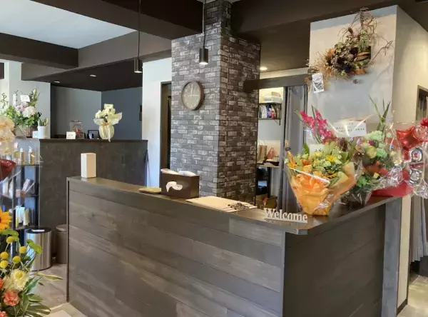 運動公園駅徒歩14分『Libre hair design』は落ち着いた雰囲気でくつろげる自由度の高いヘアサロン！駅近ドットコムで情報を公開中