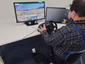 バス型の自動運転車両を使った実証実験を実施！