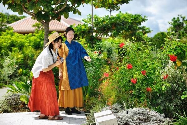 【星のや沖縄】色彩豊かな春の自然を紅型に映す 「みーぐすい滞在」を開催｜開催期間：2022年3月1日～5月31日