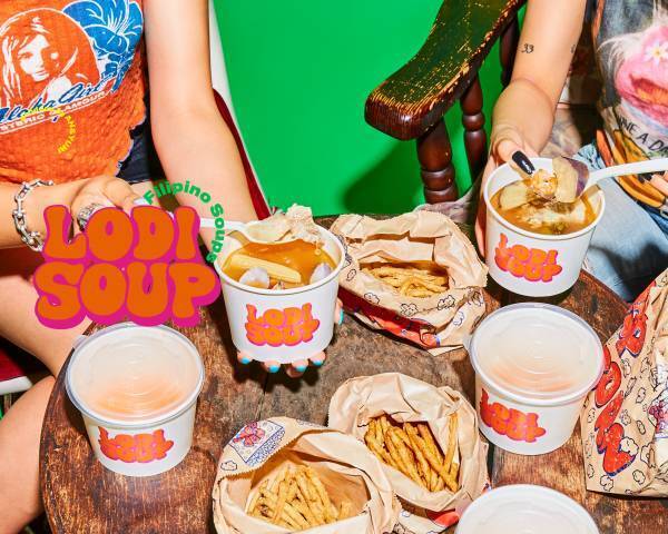 人気インフルエンサーでダンサーのYURINOと須田アンナのユニット『アンエンユリ』がフィリピンの国民食「シニガンスープ」をプロデュース！「 LODI SOUP／ロディースープ」が渋谷にオープン！