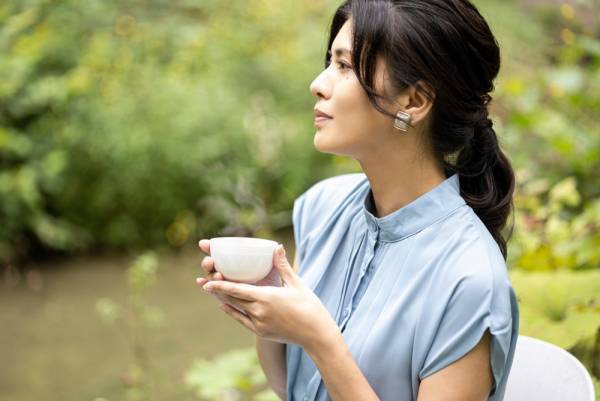 【星のや軽井沢】1日1組限定　新緑に囲まれた水上の特別席で手毬寿司などを楽しむ「プライベート花朝食」実施｜期間：2022年5月15日～6月15日