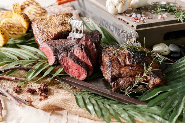 【新浦安】大人女子にもオススメ！ハワイ×推しカラーがテーマの『カラフルハワイアンビアガーデン』